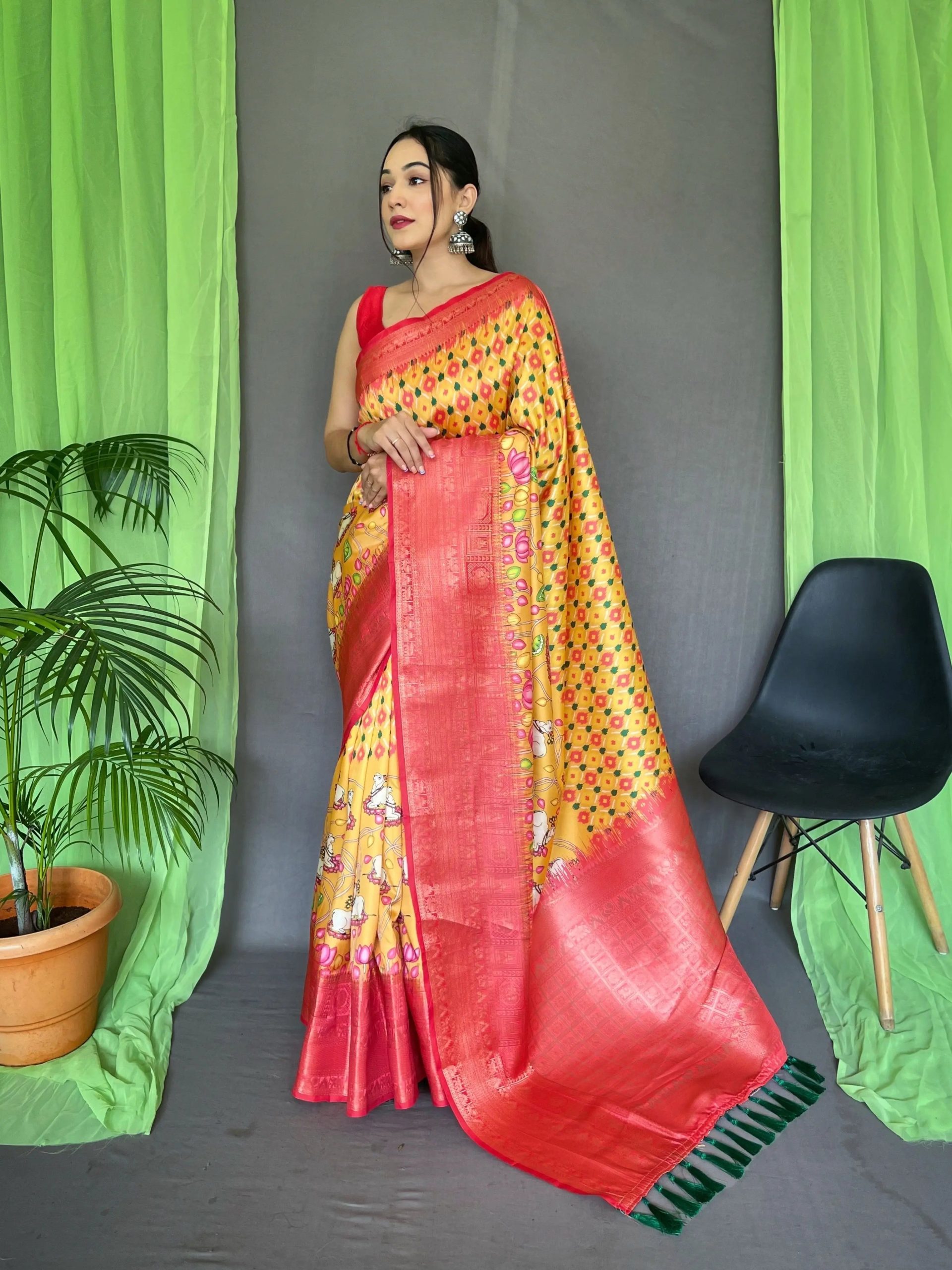 Unveiling the Enchanting Allure of Ajrakh Sarees 3 Unveiling the Enchanting Allure of Ajrakh Sarees