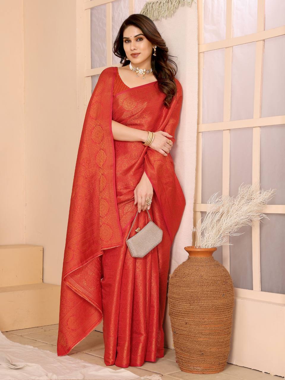 The Power of Red: A Guide to the Timeless Red Saree 2 The Power of Red: A Guide to the Timeless Red Saree