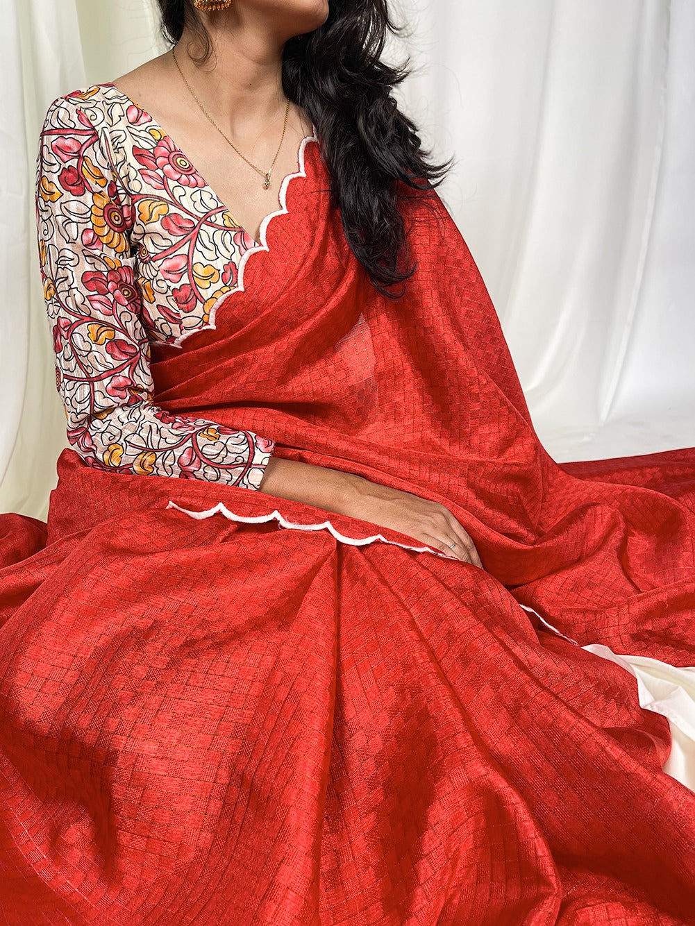 The Power of Red: A Guide to the Timeless Red Saree 5 The Power of Red: A Guide to the Timeless Red Saree