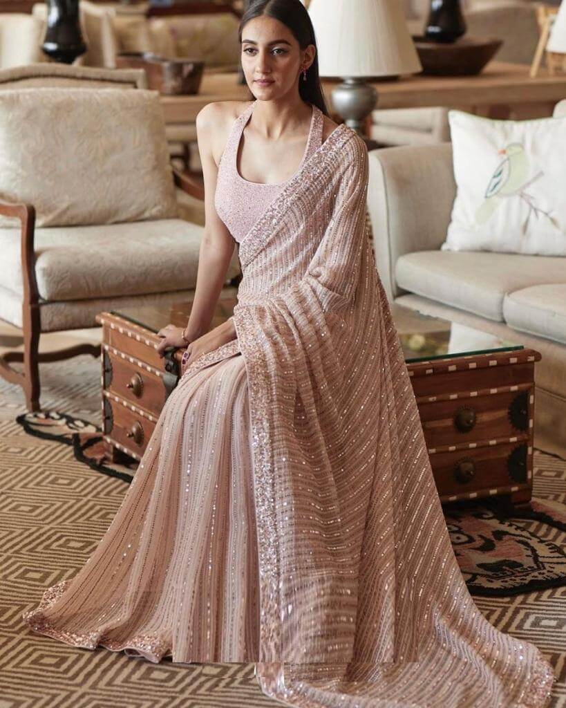 The Enduring Allure of the Pink Saree: A Guide to Every Shade 3 The Enduring Allure of the Pink Saree: A Guide to Every Shade